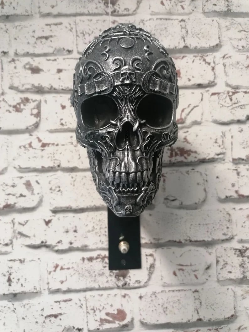 LAST DAY 70% OFF - 🏴‍☠️Motorcycle Helmet and Jacket Skull Holder