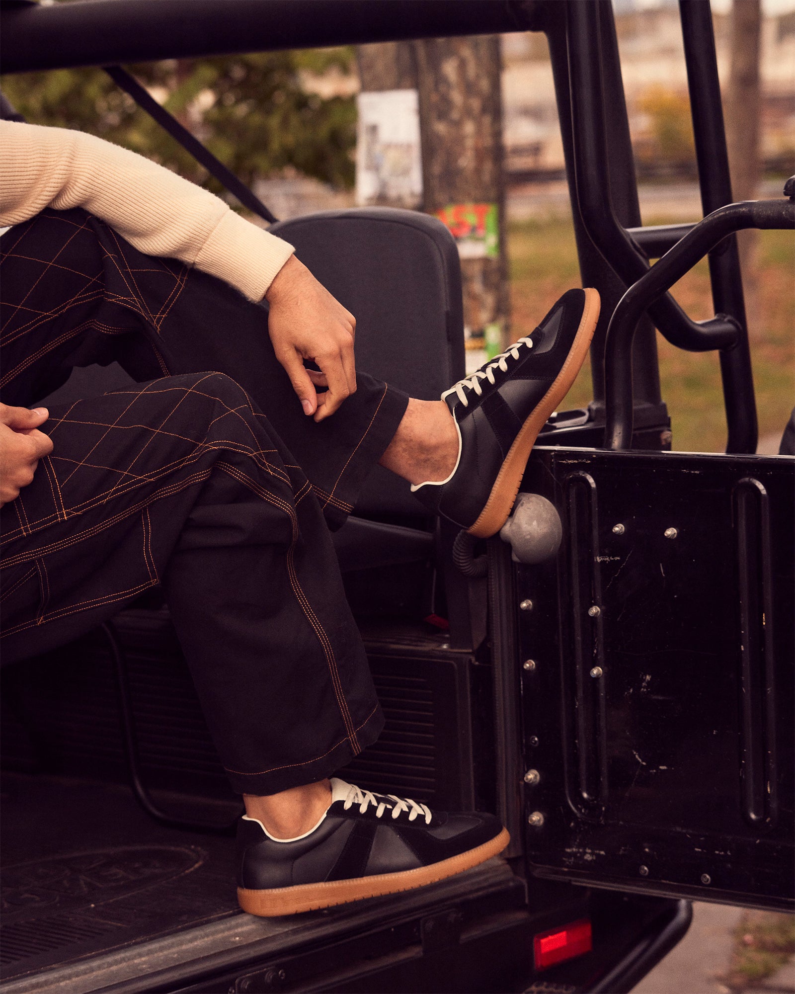 DIXON BLACK LEATHER-Cool A Warm