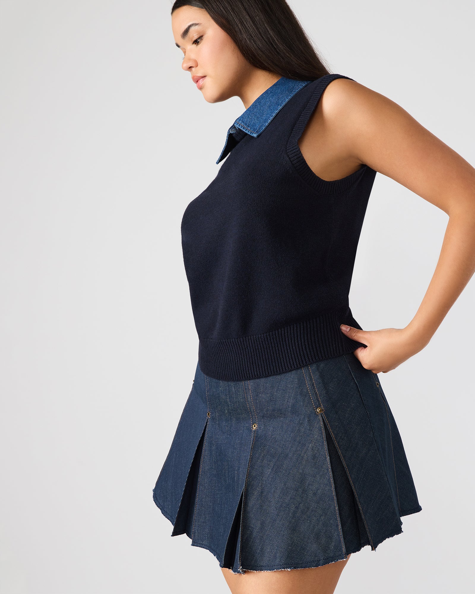 JEANE SWEATER VEST MULTI-Cool A Warm