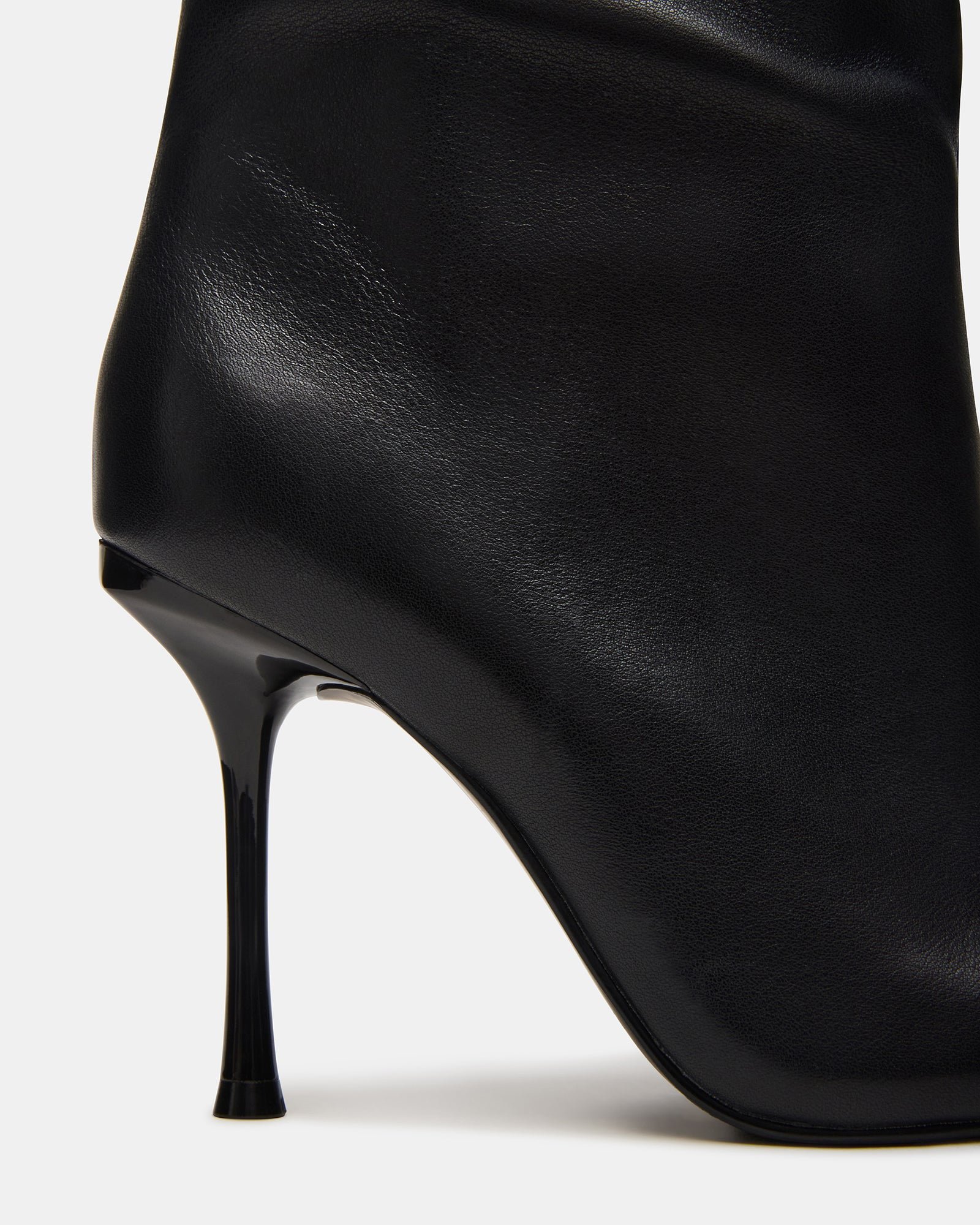 ALLURING BLACK LEATHER-Cool A Warm