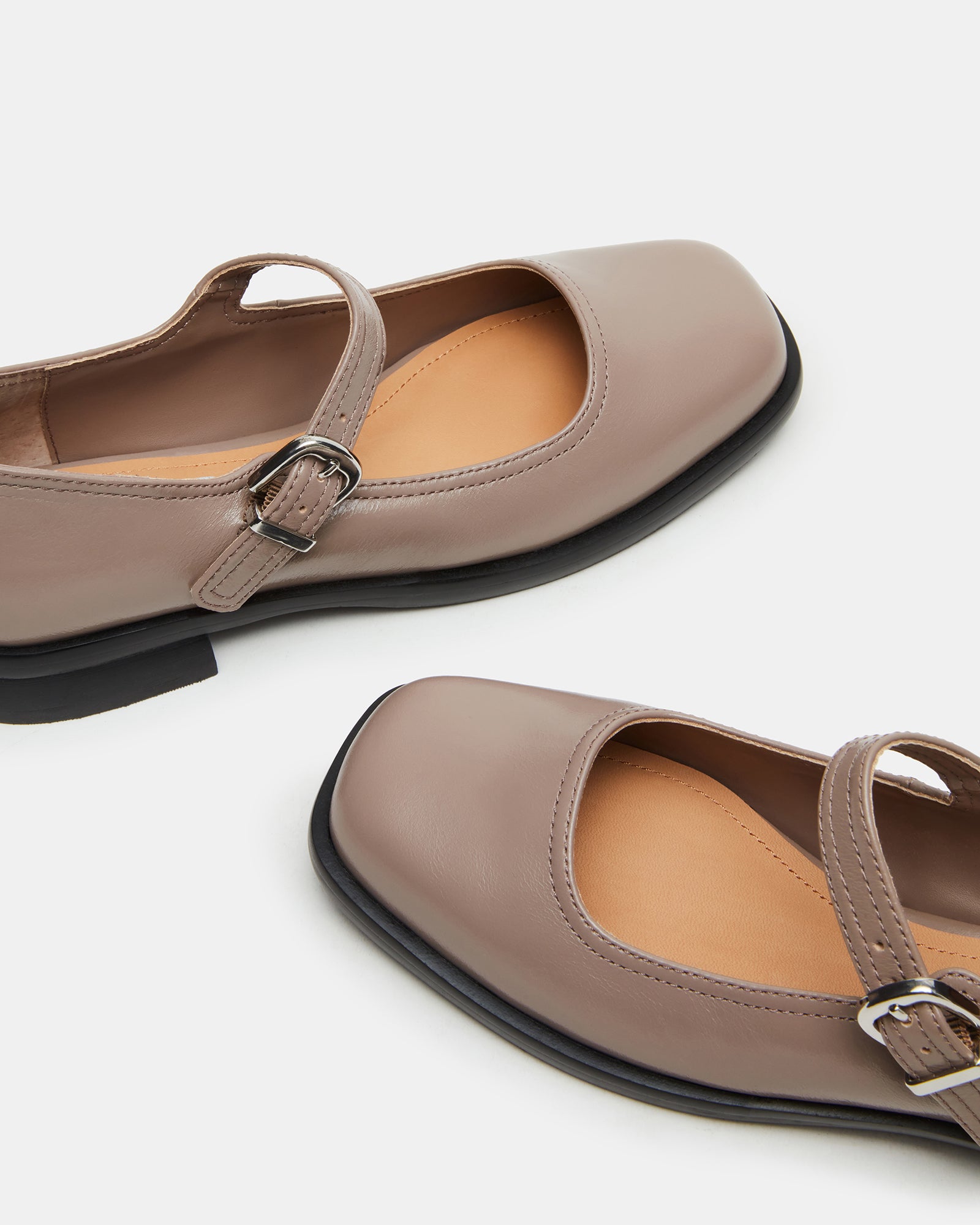 DELANCY TAUPE LEATHER-Cool A Warm