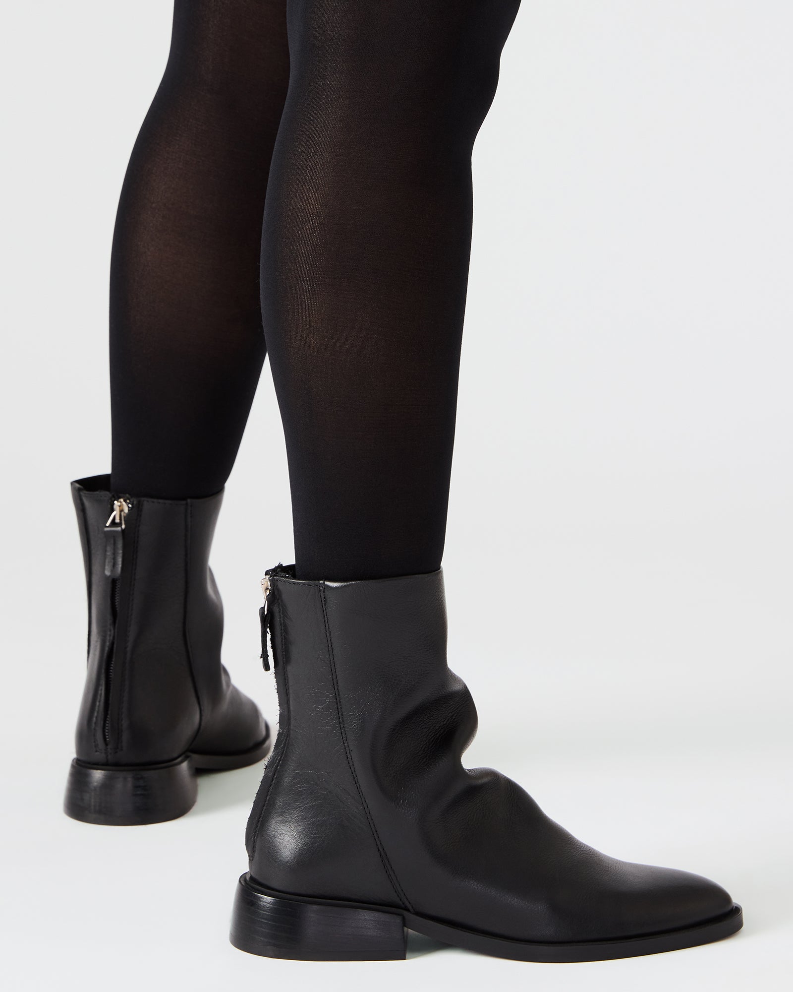 NEXIE BLACK LEATHER-Cool A Warm