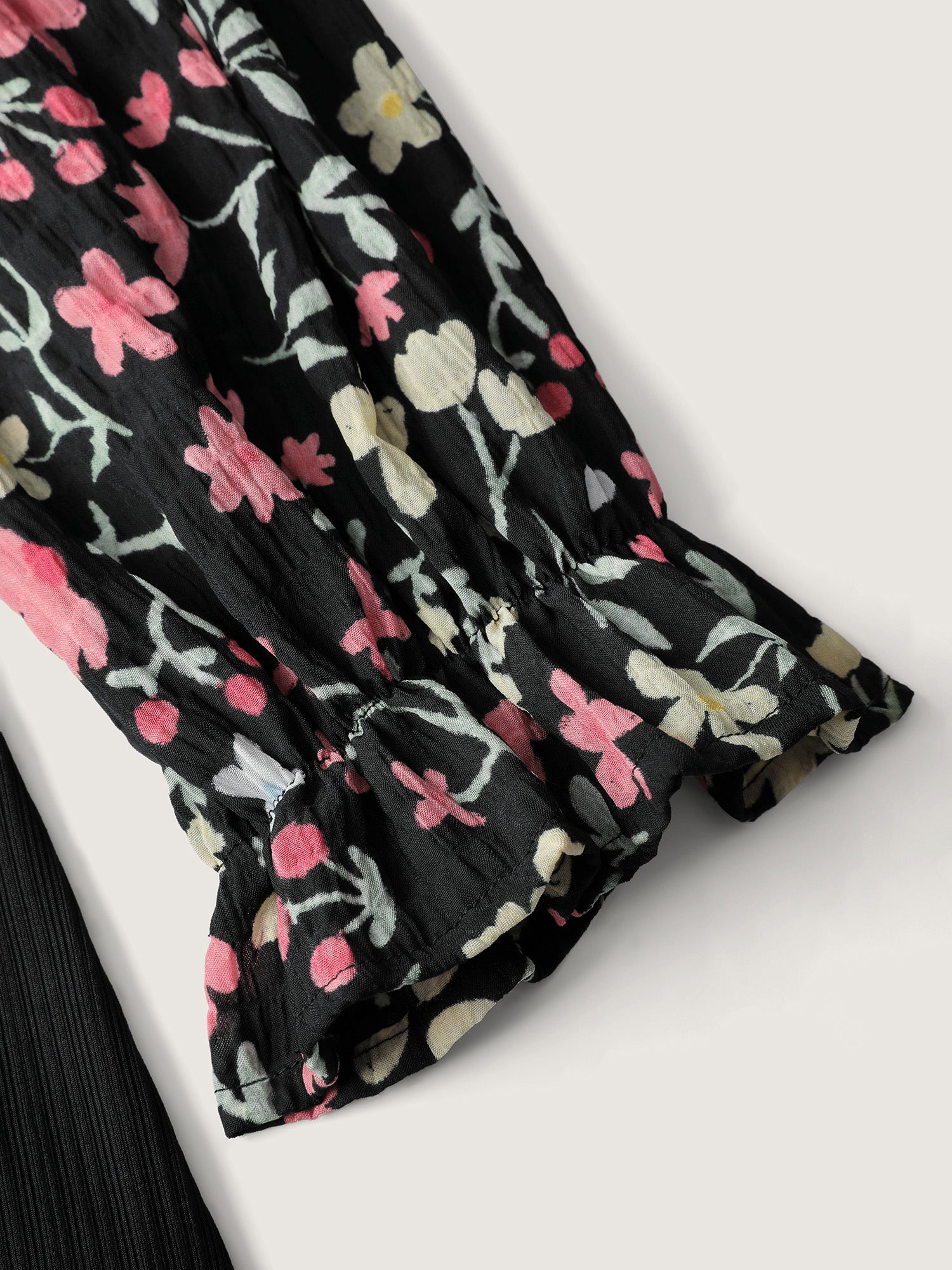 Textured Spliced Floral Sleeves Top-Sweetccc