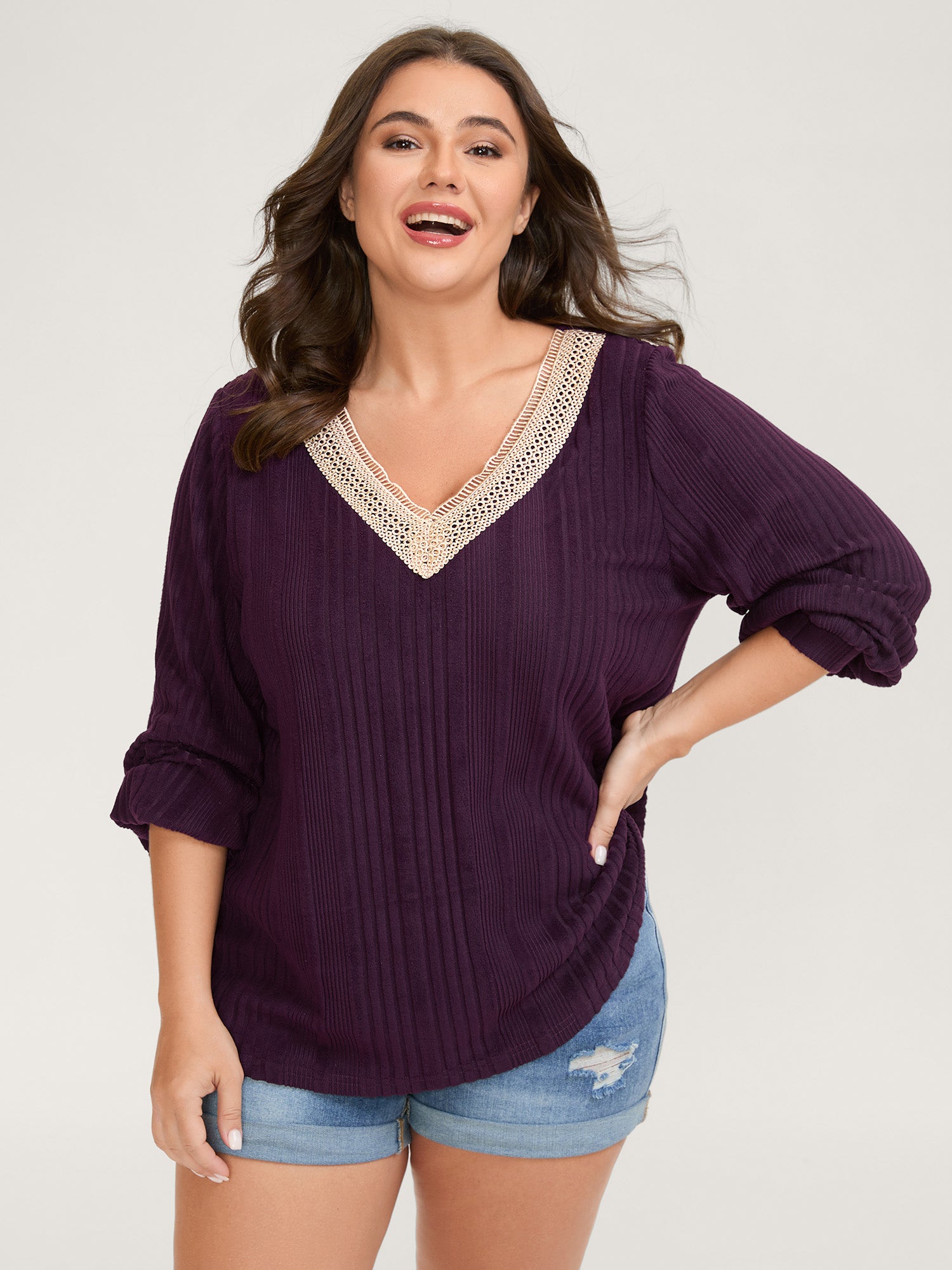 Textured Contrast Neckline Solid T-Shirt-Sweetccc