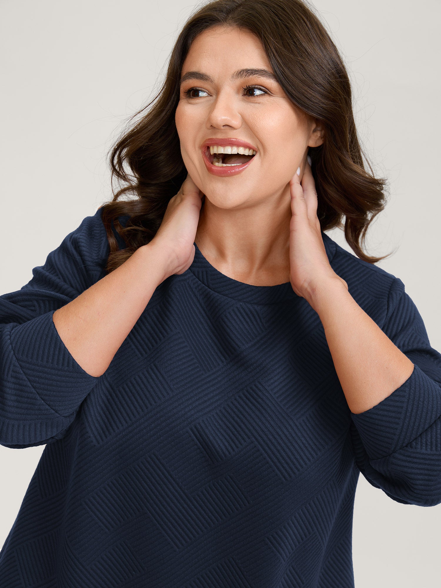 Textured Curvy Hem Round Neck Sweatshirt-Sweetccc