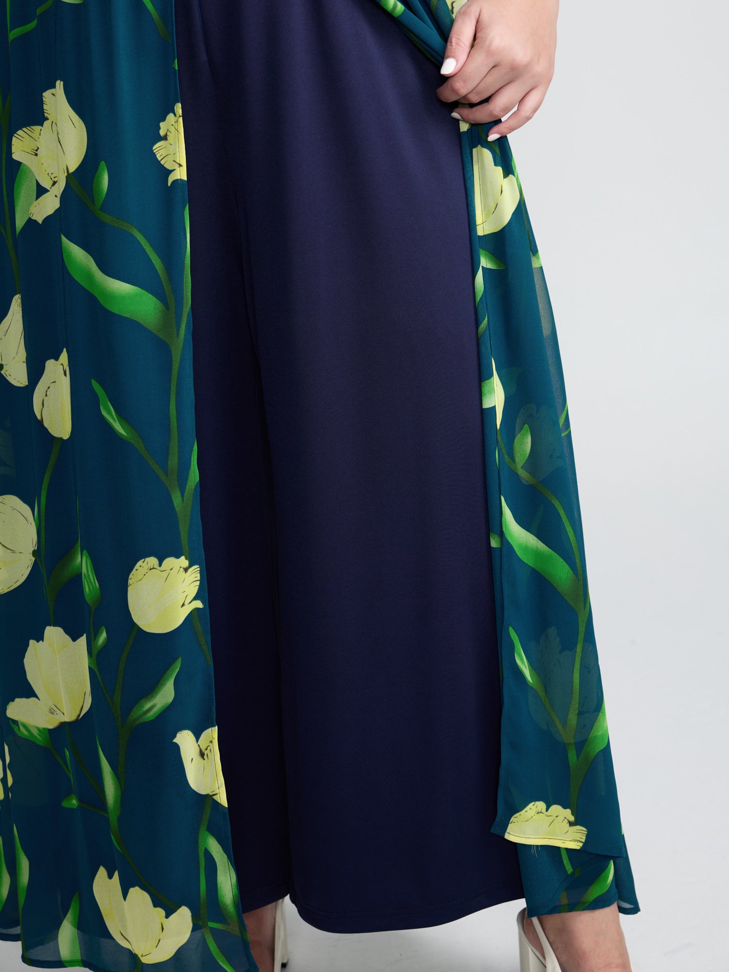 Hidden Zipper Floral Layered Pockets Jumpsuit-Sweetccc