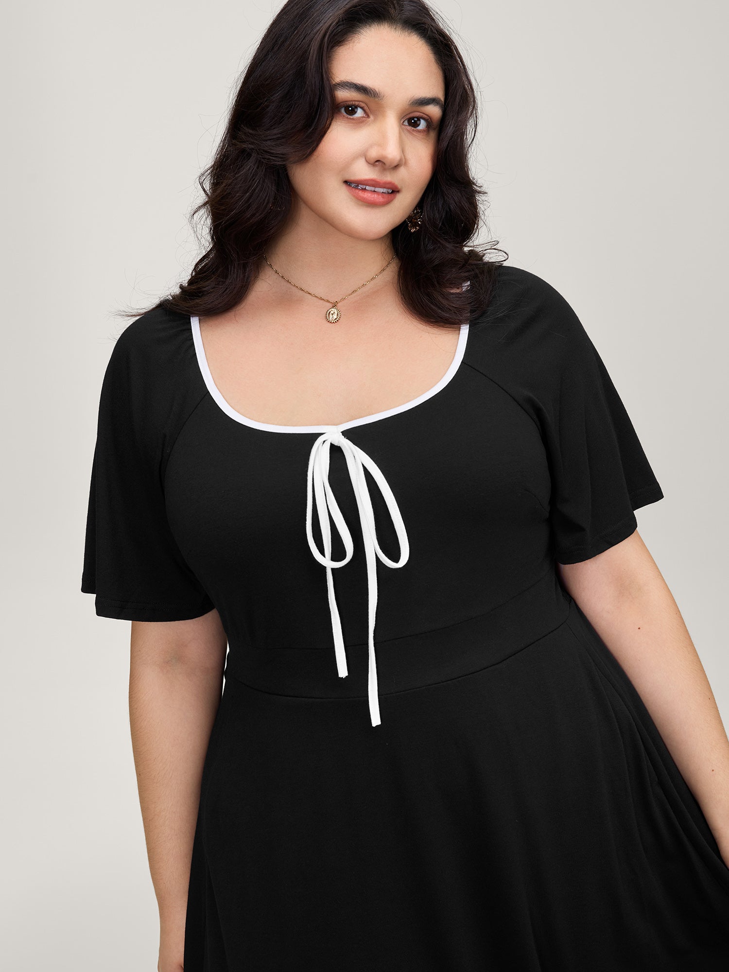 Neck Bow-Tie Contrast Pockets Midi Dress-Sweetccc