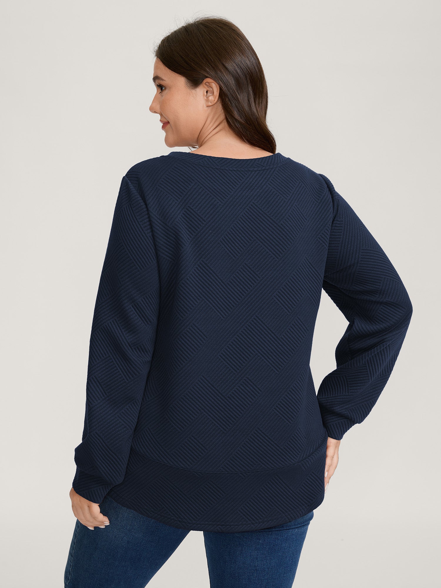 Textured Curvy Hem Round Neck Sweatshirt-Sweetccc