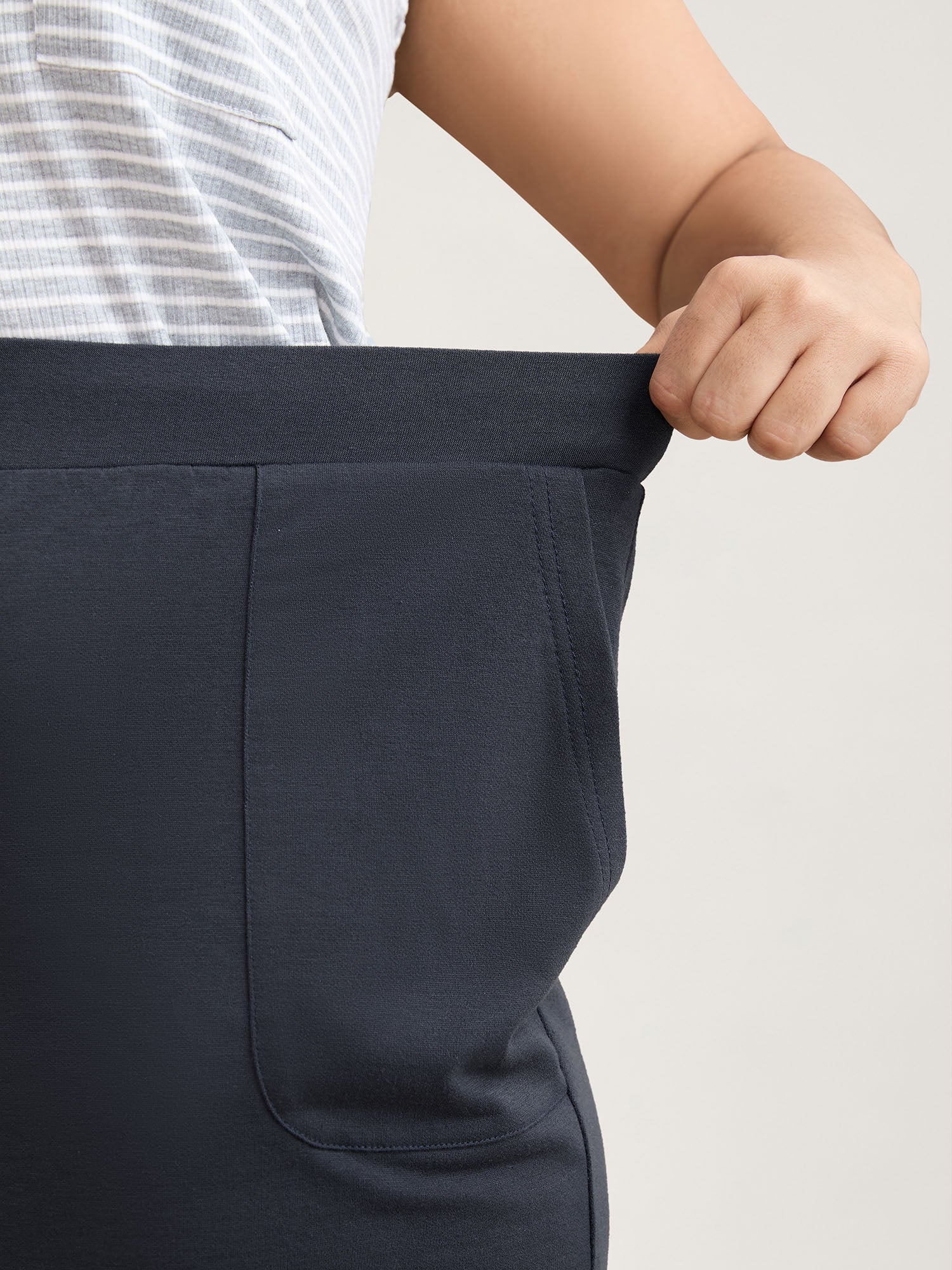 Stretchy Waist Split Relaxed Shorts-Sweetccc