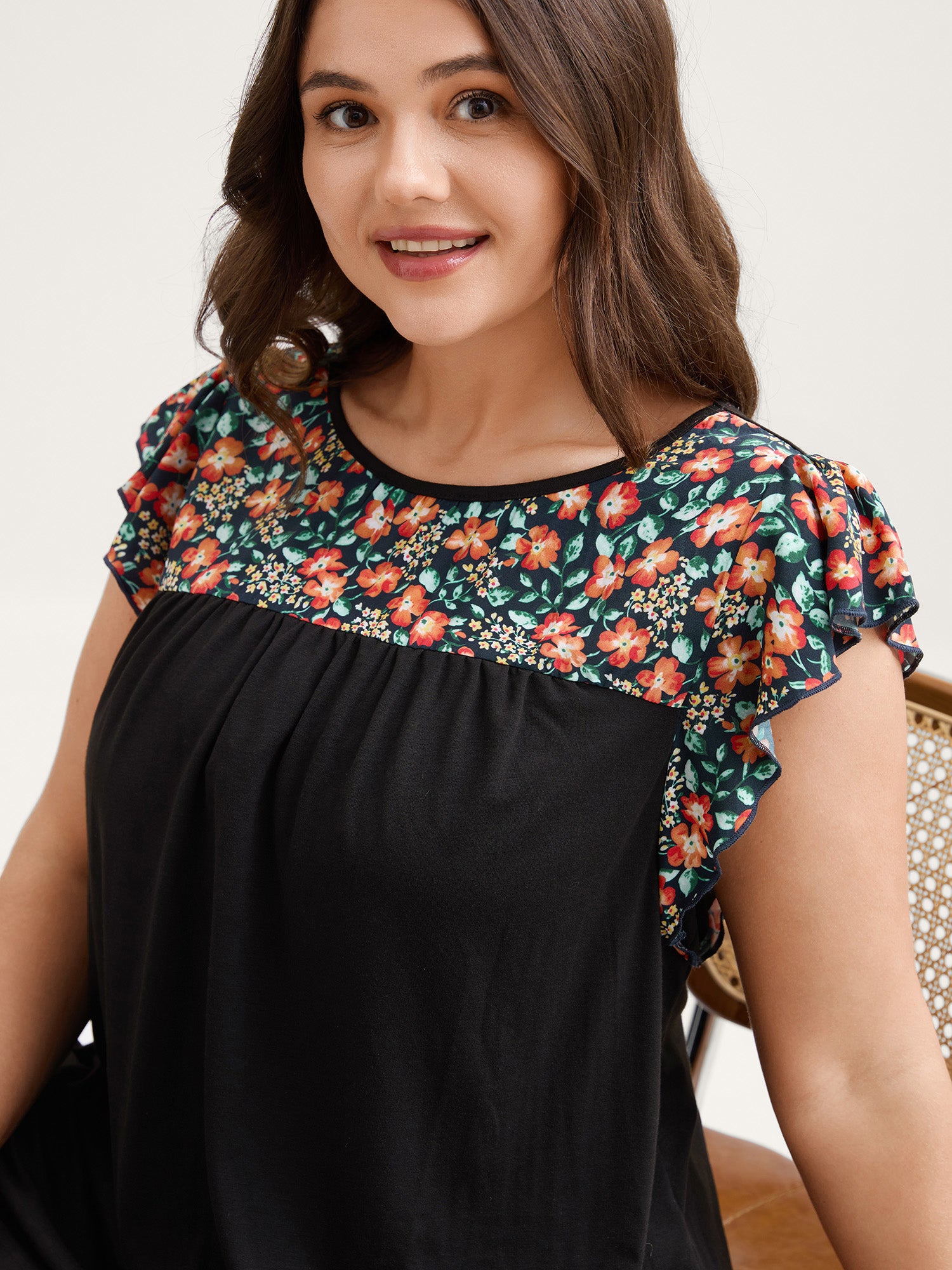 Floral Neckline Flutter Sleeve Contrast T-Shirt-Sweetccc