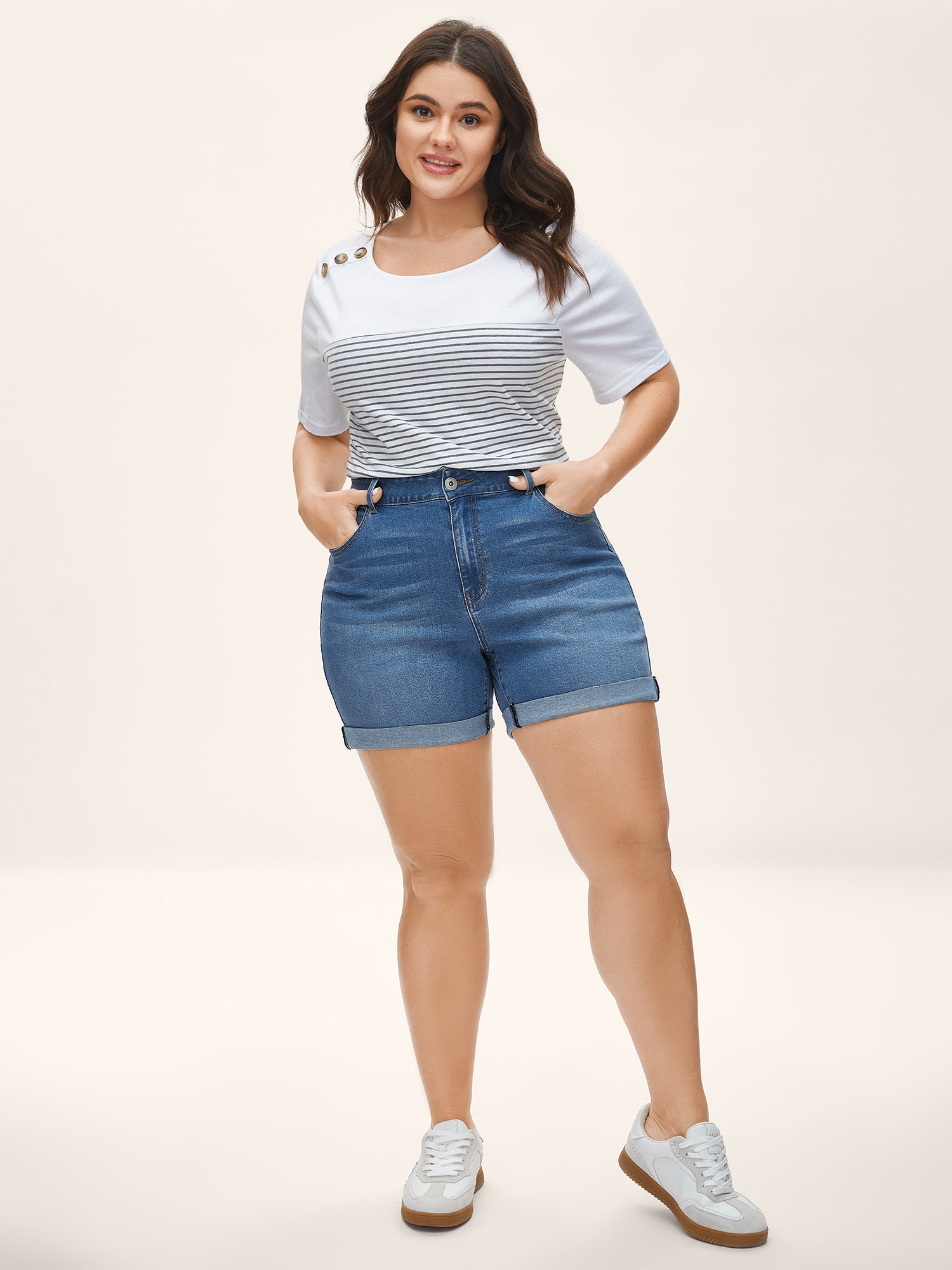 Stretchy Roll Hem Denim Shorts-Sweetccc