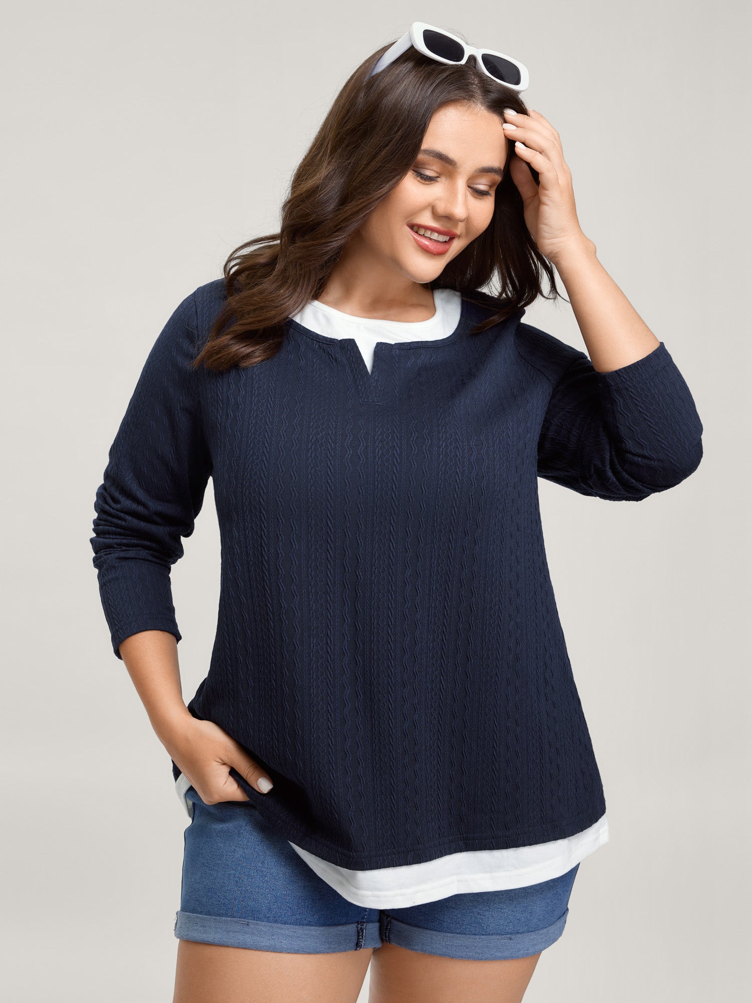 Textured Spliced Round Neck Solid T-Shirt-Sweetccc