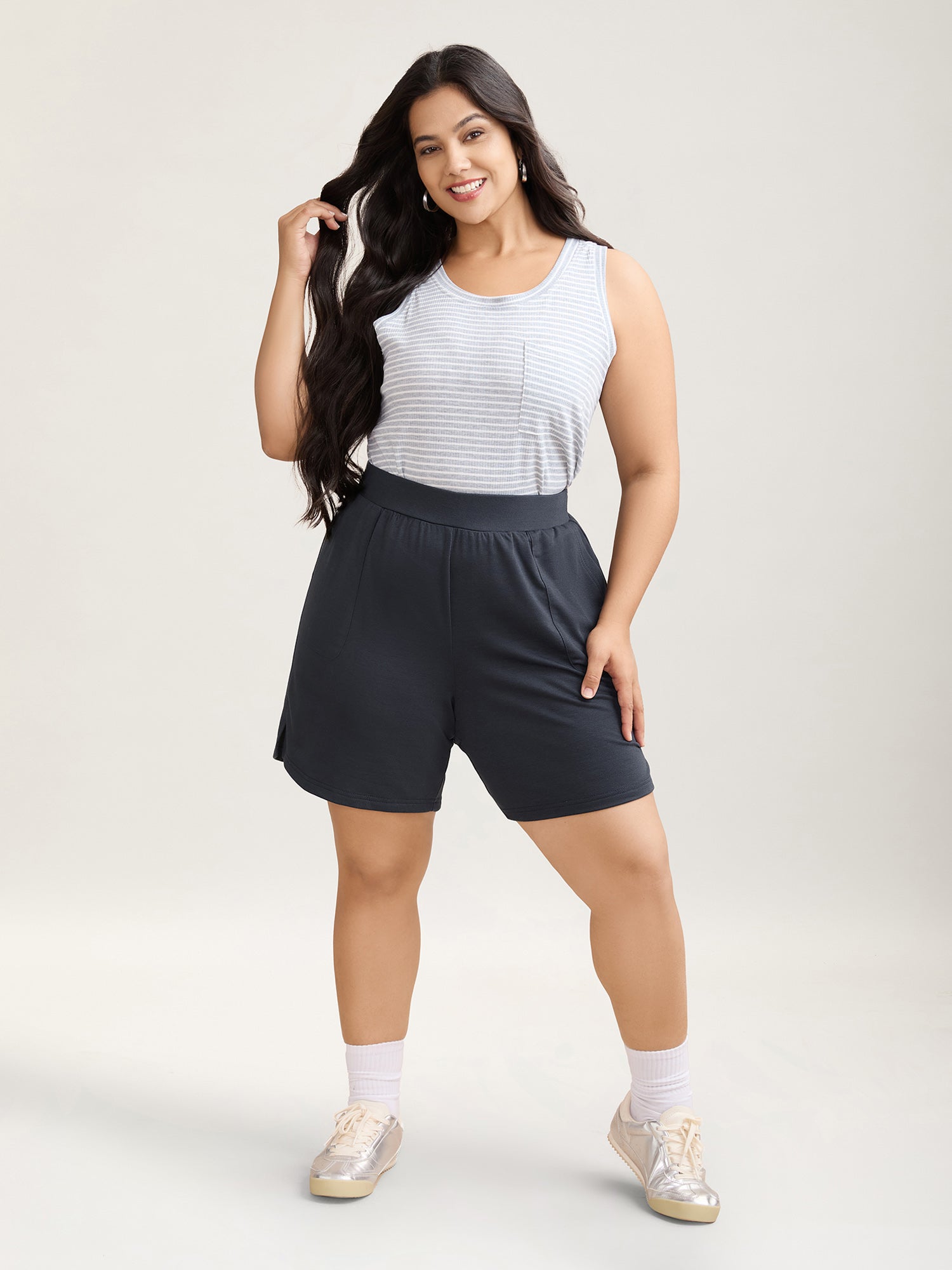 Stretchy Waist Split Relaxed Shorts-Sweetccc