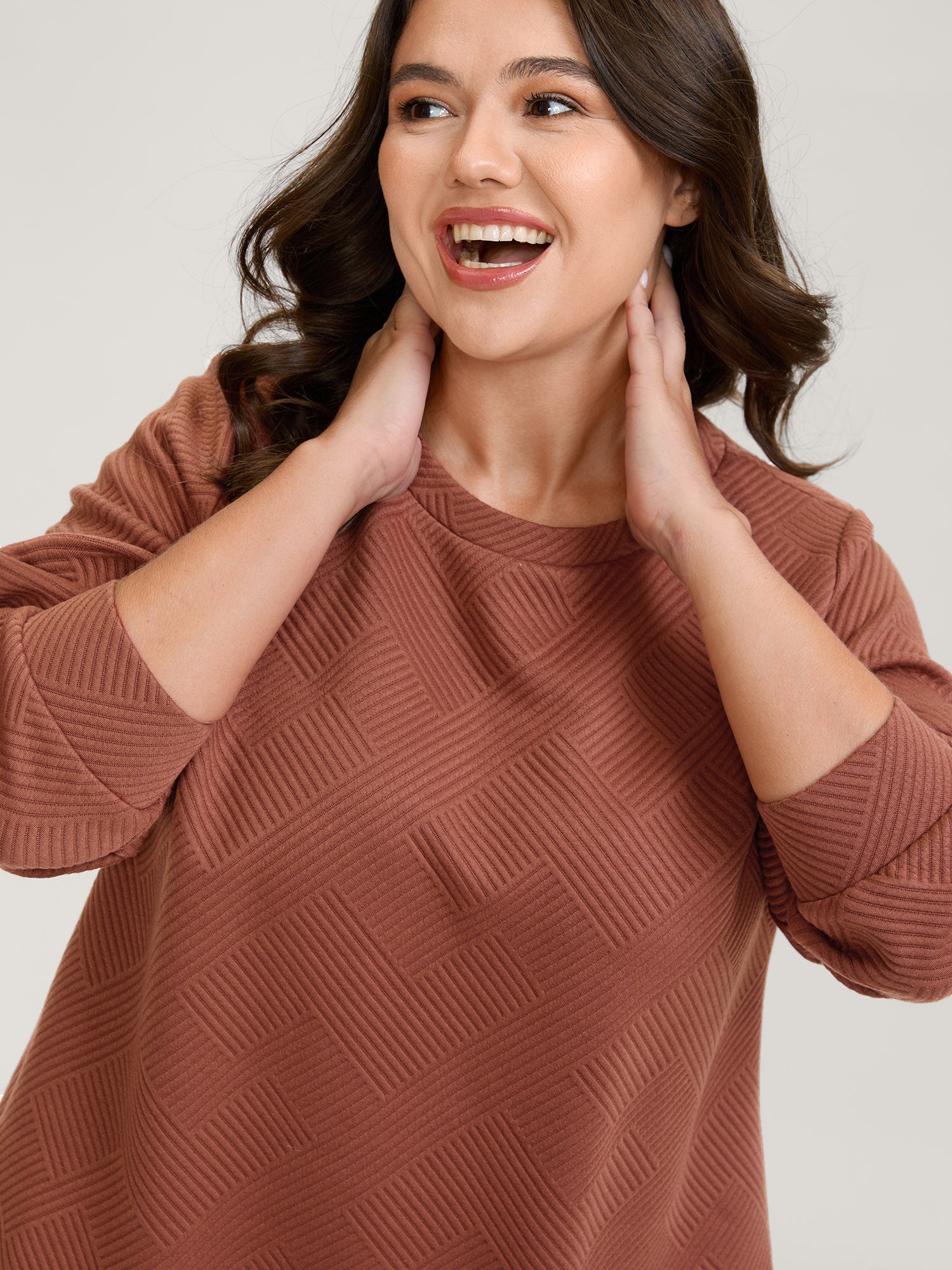 Textured Curvy Hem Round Neck Sweatshirt-Sweetccc