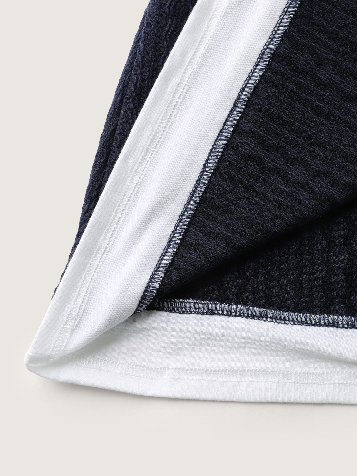 Textured Spliced Round Neck Solid T-Shirt-Sweetccc