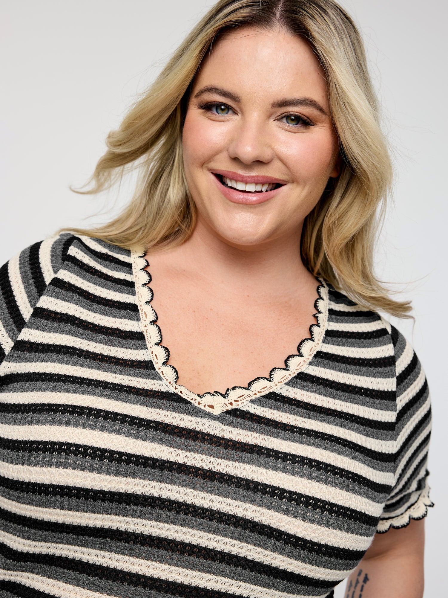 Textured Stripe Print Stretchy T-Shirt-Sweetccc