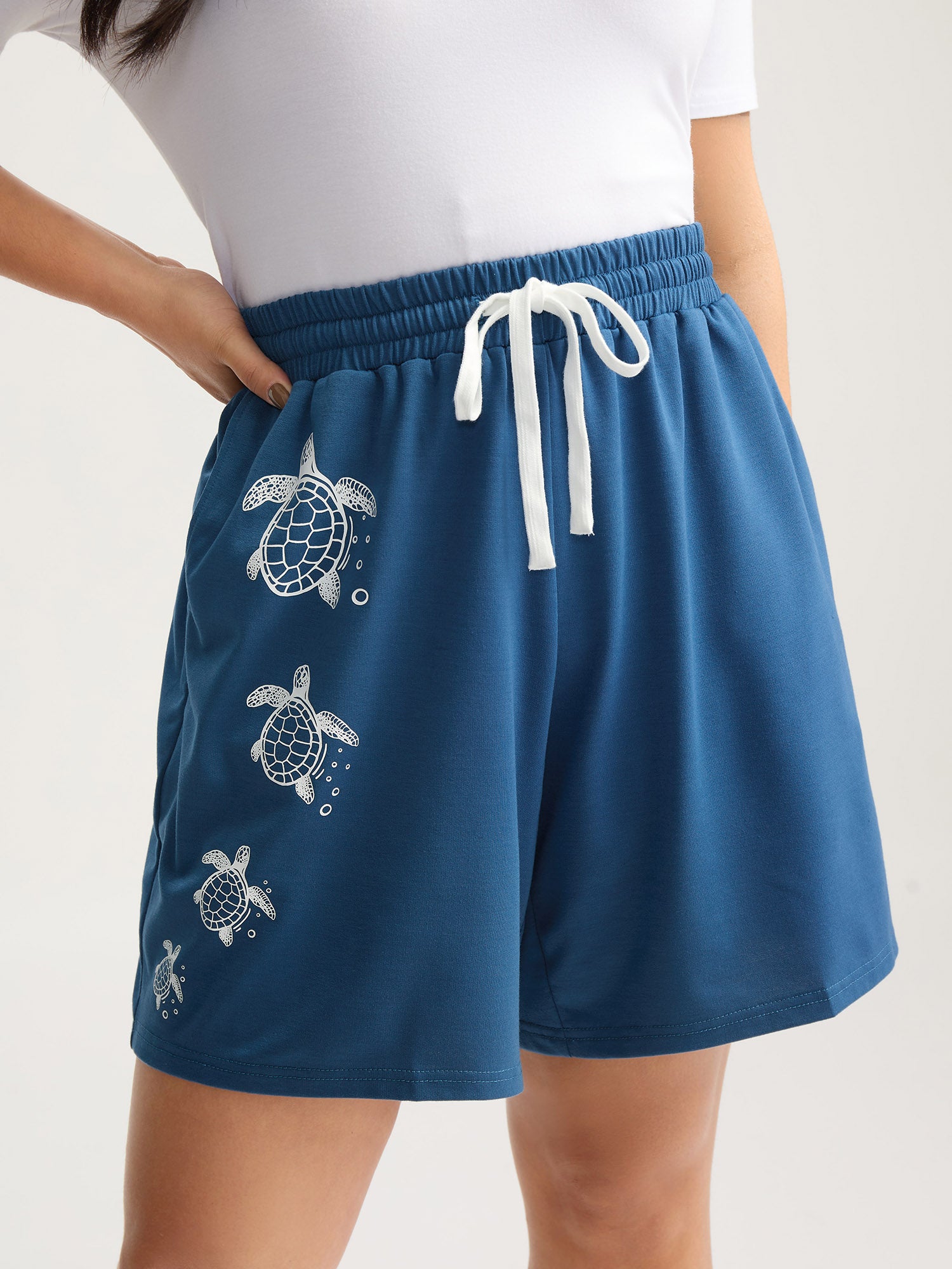 Turtle Print Drawstring Straight-Leg Shorts-Sweetccc