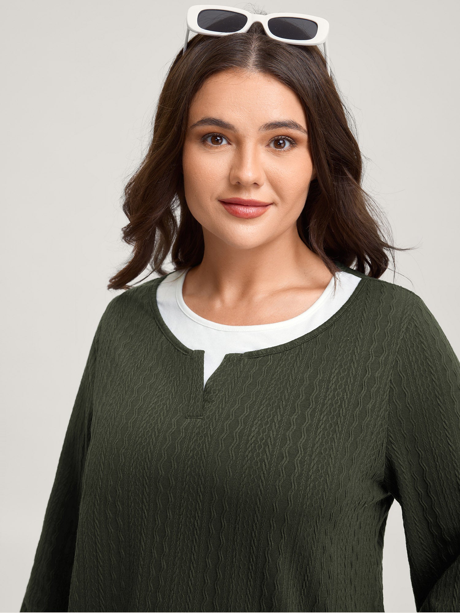 Textured Spliced Round Neck Solid T-Shirt-Sweetccc