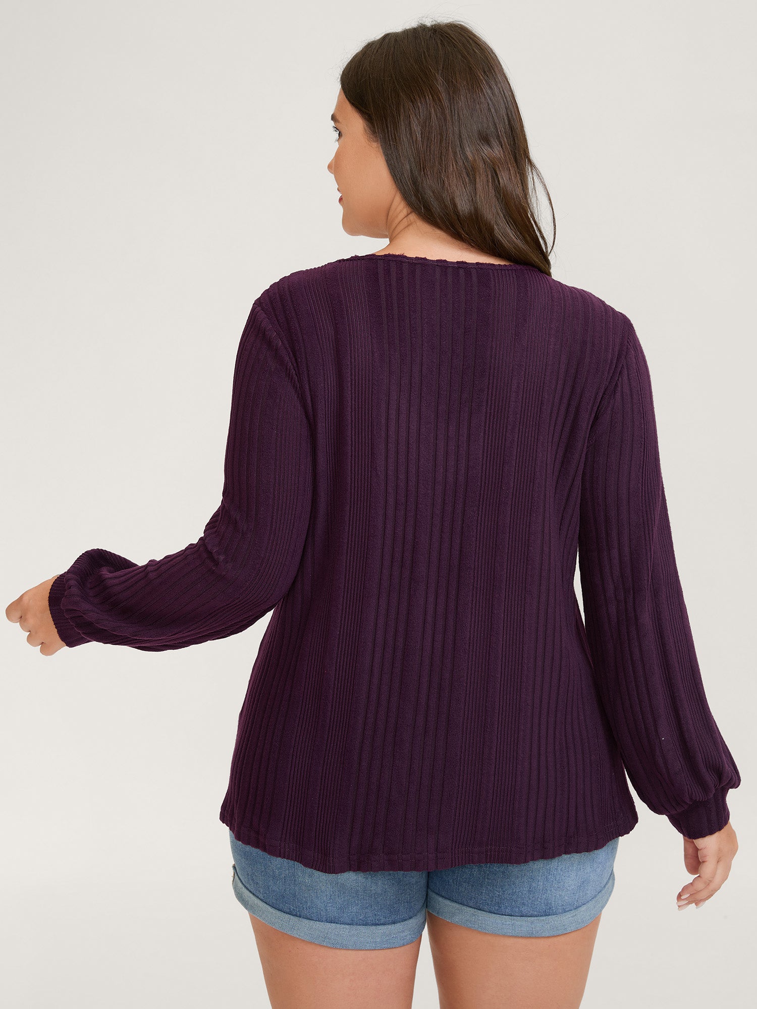 Textured Contrast Neckline Solid T-Shirt-Sweetccc