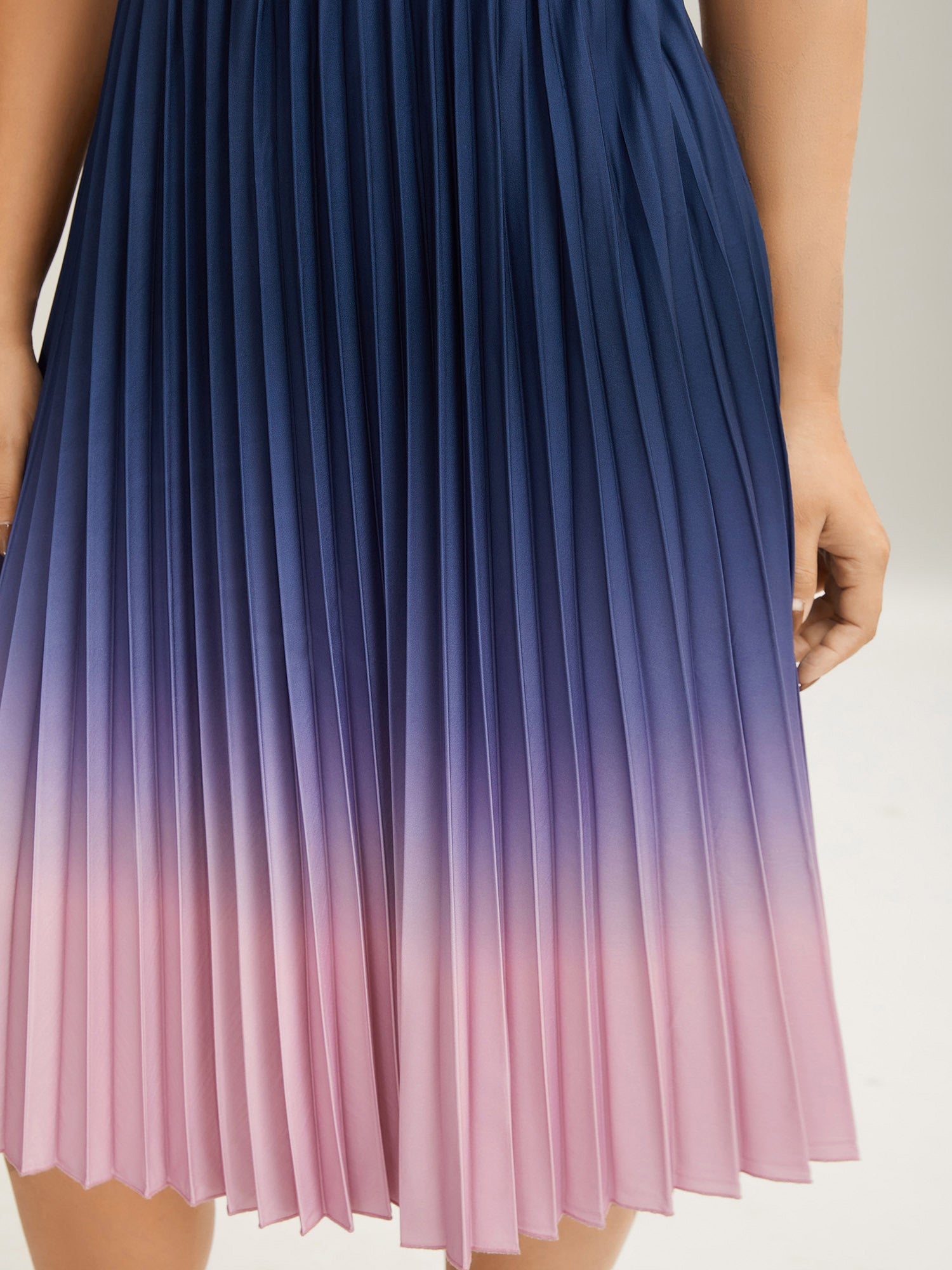 Ombre Gradient Pleated Sleeveless Midi Dress-Sweetccc