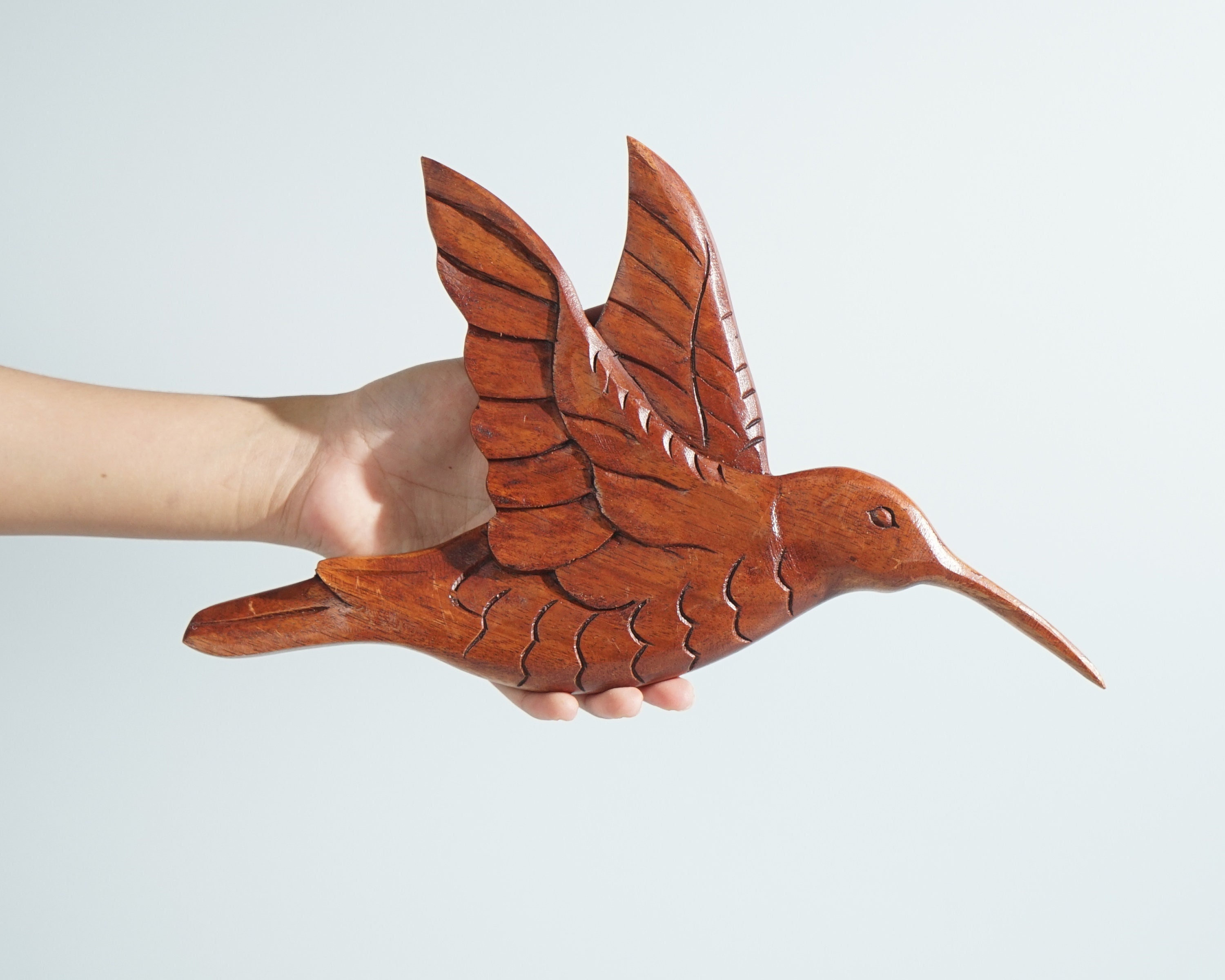 Flying Hummingbird Wall Art, Wooden Bird Statue, Handmade Sculpture, Wood Carving, Wall Art, Room Decoration