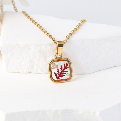 Niche Flower Resin Necklace