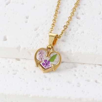 Real flower pendant necklace
