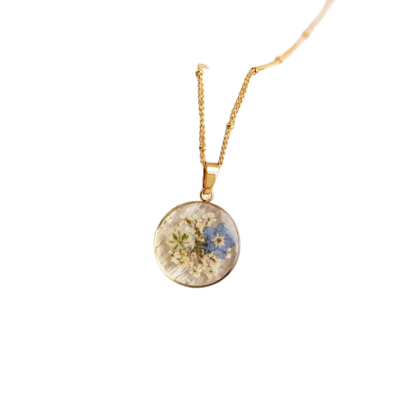 Handmade resin dried flower necklace