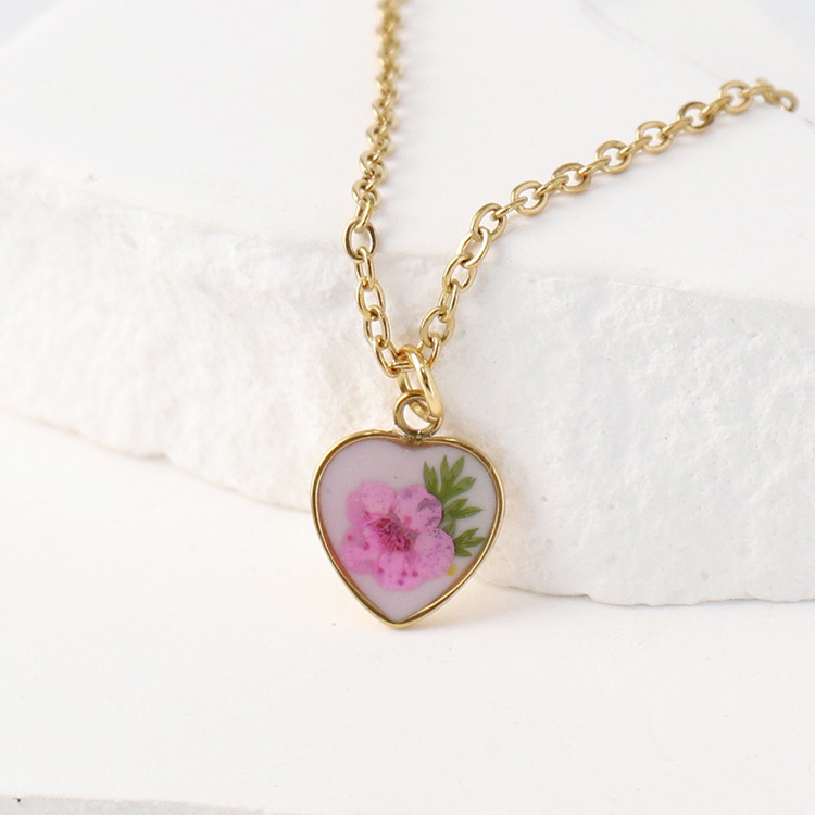 Eternal Dried Flower Design Heart Necklace