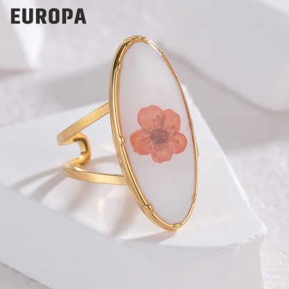 Simple and luxurious eternal flower ring