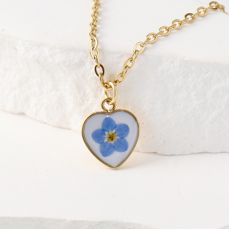 Eternal Dried Flower Design Heart Necklace