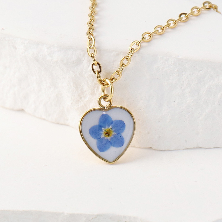Eternal Dried Flower Design Heart Necklace
