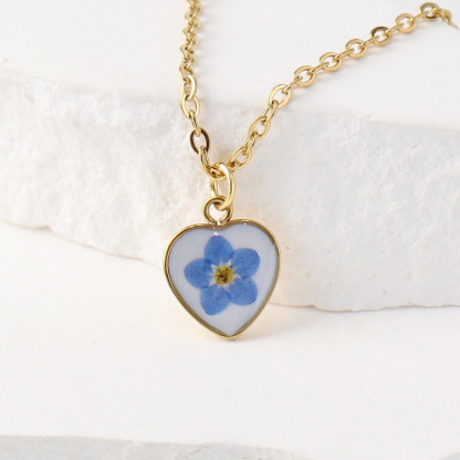 Eternal Dried Flower Design Heart Necklace