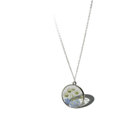 Necklace with natural real flowers