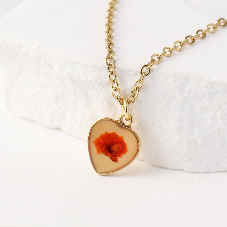 Eternal Dried Flower Design Heart Necklace