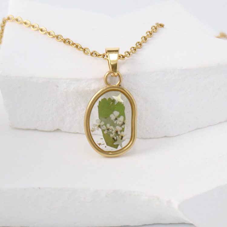 Vintage floral necklace