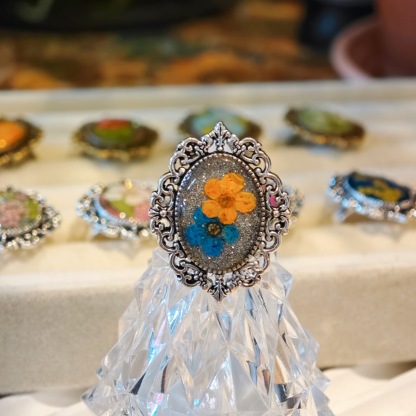 Vintage Palace Style Dried Flower Ring