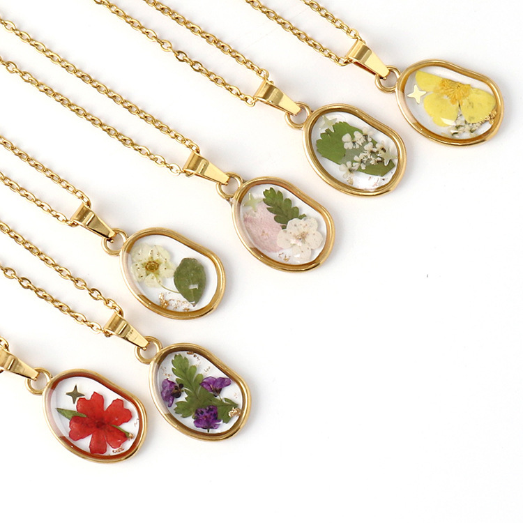 Vintage floral necklace