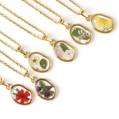 Vintage floral necklace