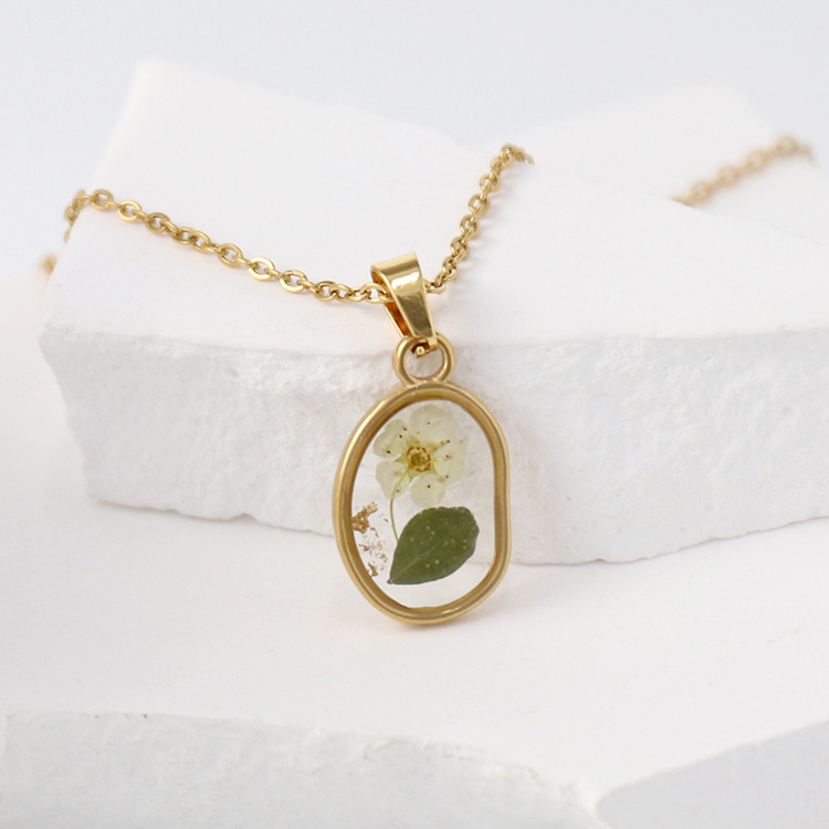 Vintage floral necklace