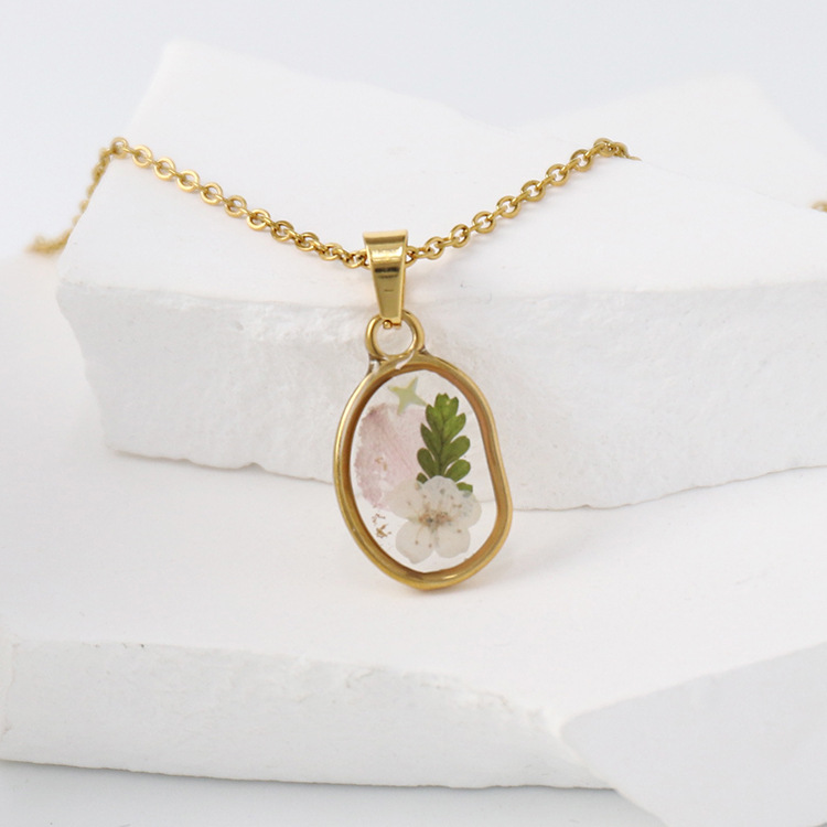 Vintage floral necklace