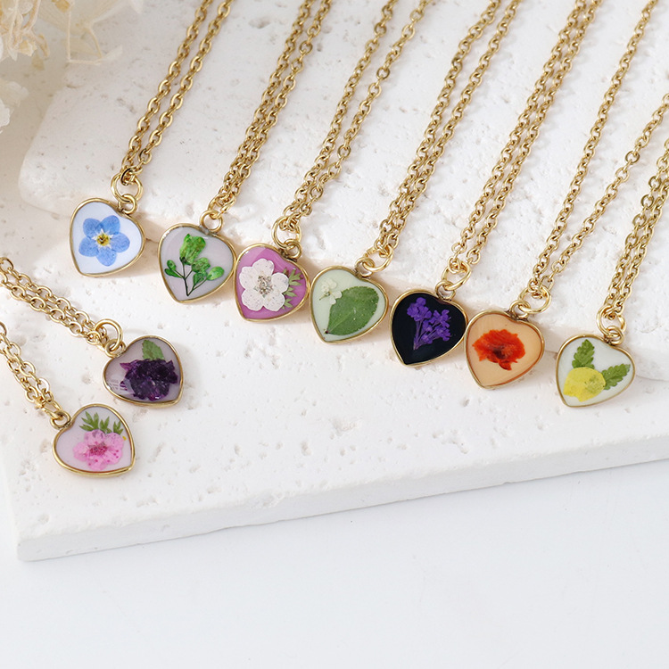 Eternal Dried Flower Design Heart Necklace