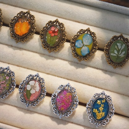 Vintage Palace Style Dried Flower Ring