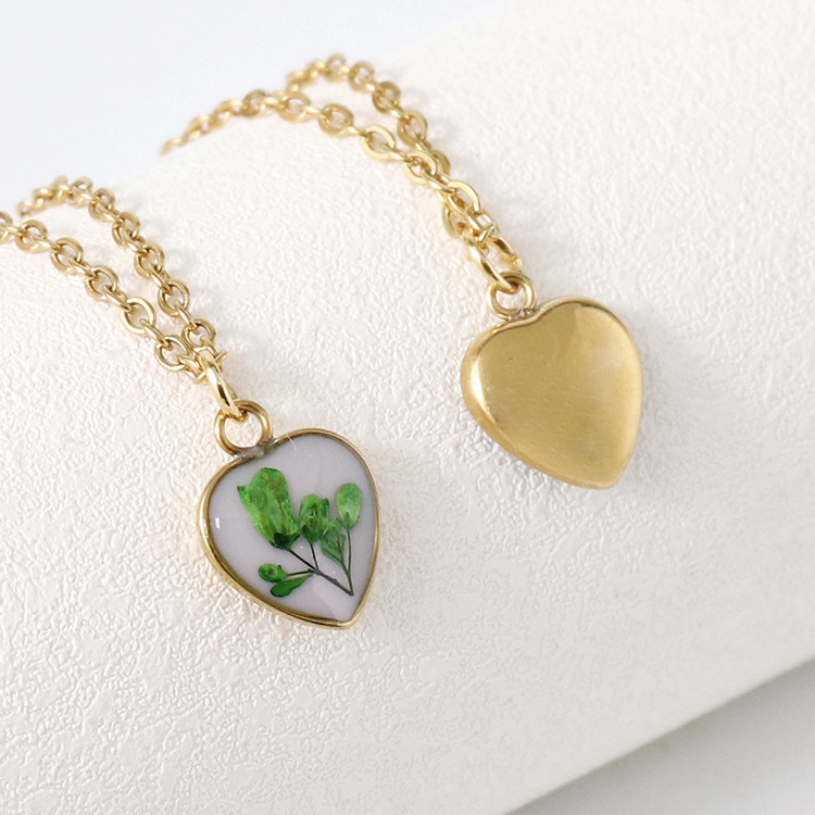 Eternal Dried Flower Design Heart Necklace