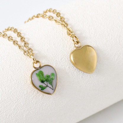 Eternal Dried Flower Design Heart Necklace