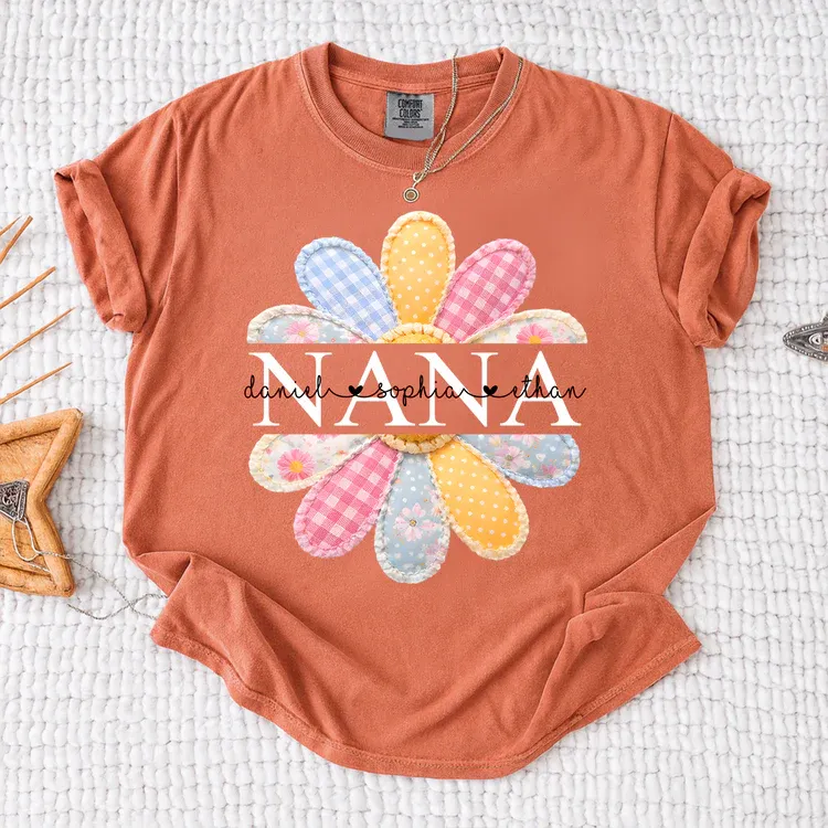 Comfort Colors Personalized Nana Shirt with Colorful Patchwork Daisy – Custom Grandma Gift with Grandkids Names
