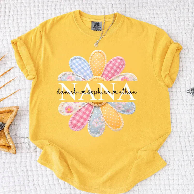 Comfort Colors Personalized Nana Shirt with Colorful Patchwork Daisy – Custom Grandma Gift with Grandkids Names