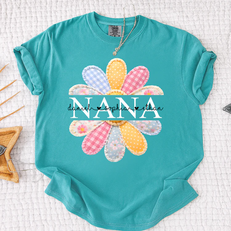 Comfort Colors Personalized Nana Shirt with Colorful Patchwork Daisy – Custom Grandma Gift with Grandkids Names