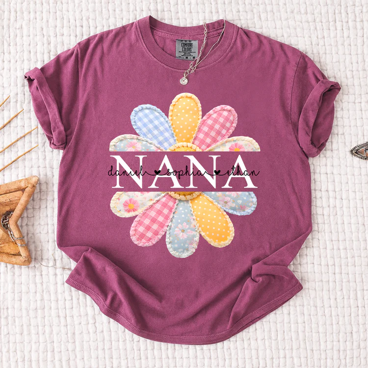 Comfort Colors Personalized Nana Shirt with Colorful Patchwork Daisy – Custom Grandma Gift with Grandkids Names