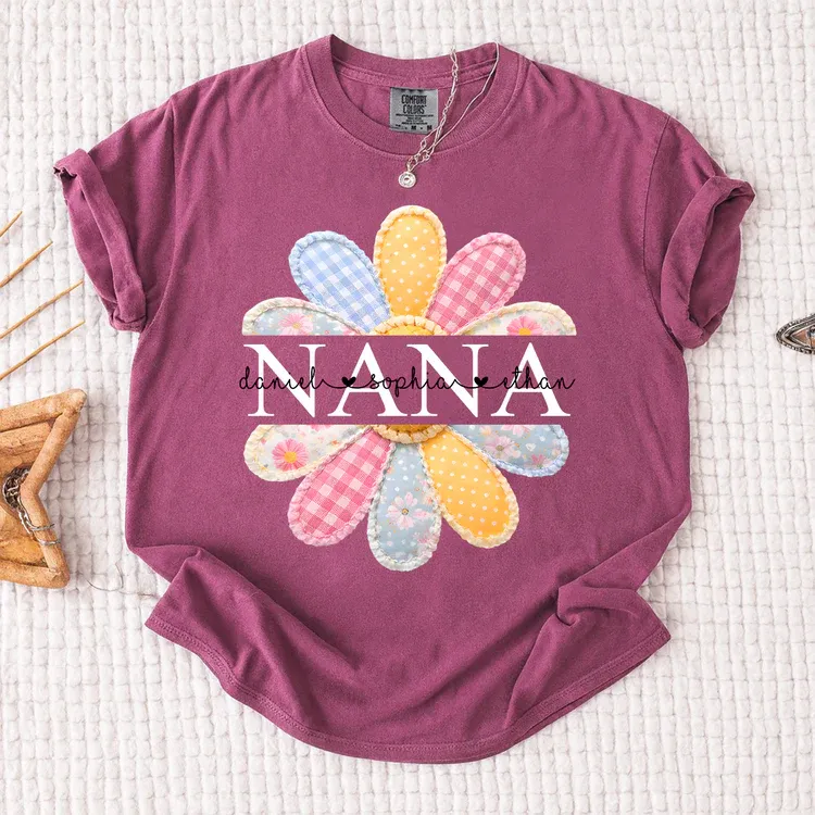 Comfort Colors Personalized Nana Shirt with Colorful Patchwork Daisy – Custom Grandma Gift with Grandkids Names
